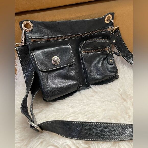Roots Canada Crossbody Handbag Genuine Leather Black - Picture 1 of 6
